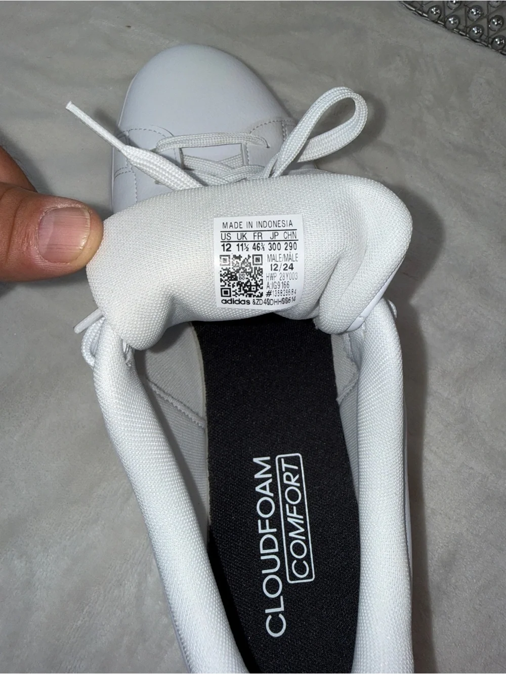 Adidas White Advantage 2.0  12 men’s Sneakers with Green Heel Tab